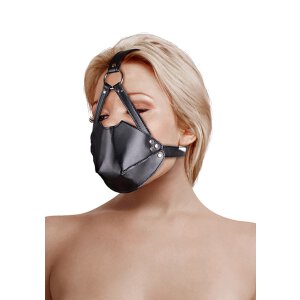 Shots harnais de tête avec masque de bouche et...